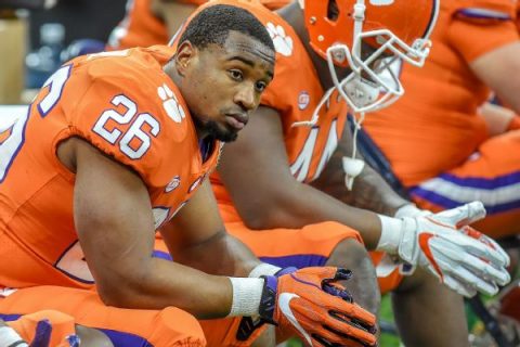 Hold that, Tiger: RB Etienne staying at Clemson