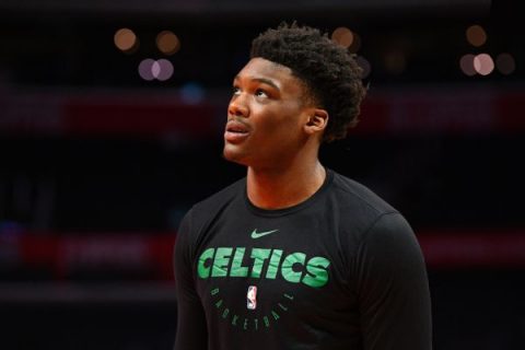 Celtics agree to $54M extension with Williams