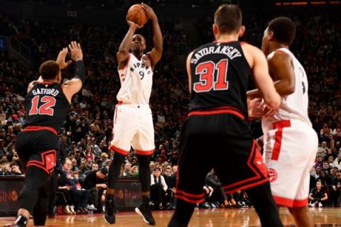 Raptors tie team record with 11th straight win