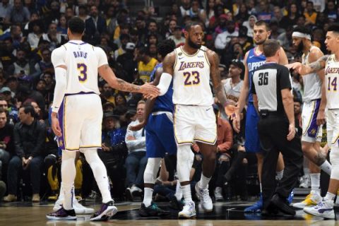 Davis: Lakers’ title chances higher after long rest