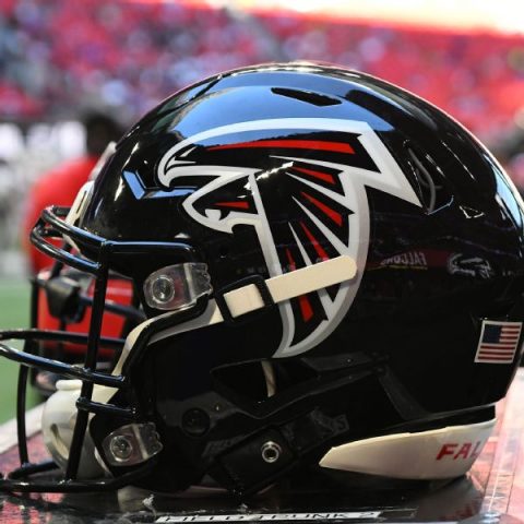 Falcons become 1st 100% vaccinated NFL team