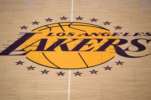 Bettors like Lakers’ title odds despite no big deals