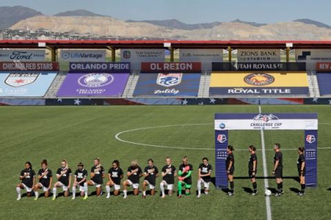 All players take a knee in NWSL’s first game back