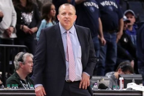 Knicks get first look at new coach Thibodeau