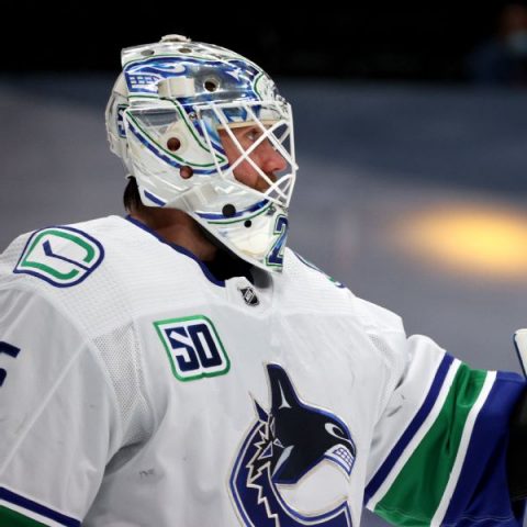 Goalie Markstrom nets 6-year deal from Flames