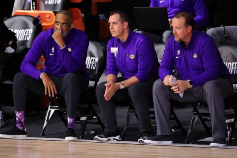 Lakers: Late games limit advantages of no travel