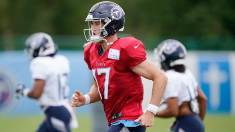 Ryan Tannehill kicks off Year 2 as unquestioned leader of the Titans