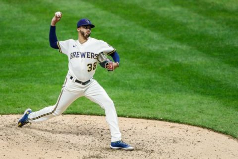 Brewers reliever Williams wins NL Rookie of Year