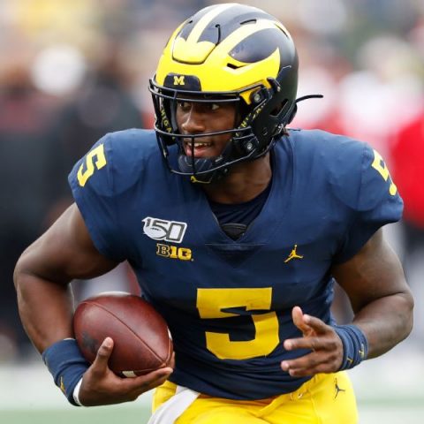 Sources: QB Milton exits Michigan for Tennessee