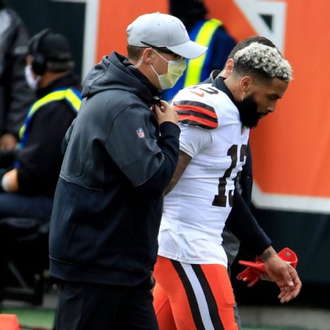 Browns lose OBJ to knee injury on opening drive