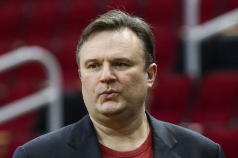 Morey hit with tampering fine for Curry tweet