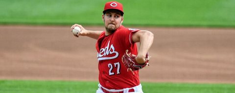 Bauer 1st pitcher in Reds history to win Cy Young