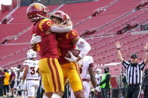 USC rides two late TDs for win in Pac-12 opener