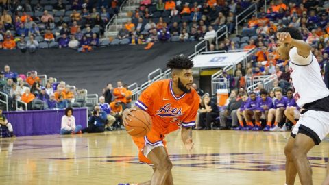 Evansville’s sleeved college basketball jerseys were both famous and infamous