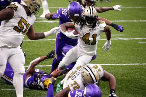 Saints’ Kamara ties NFL record with 6 rush TD