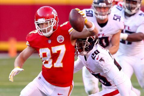 Chiefs clinch No. 1 seed as Kelce sets records