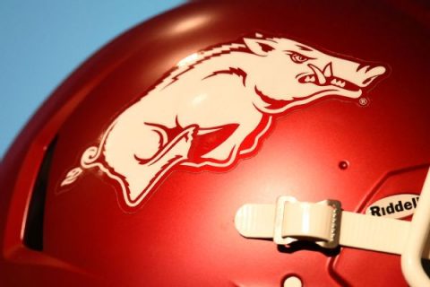 Flirting with enemy leads to Arkansas DBs’ ban