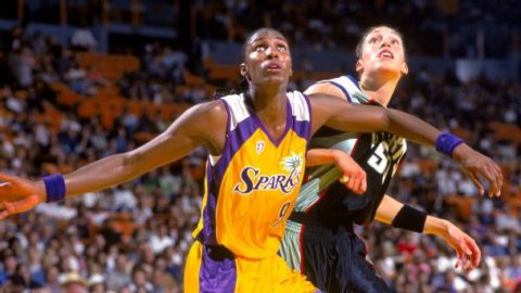 Inside the WNBA’s inaugural game, 25 seasons later