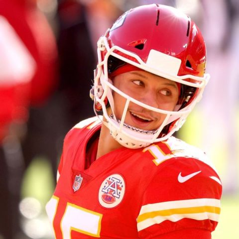 Sources: Chiefs to restructure Mahomes’ contract