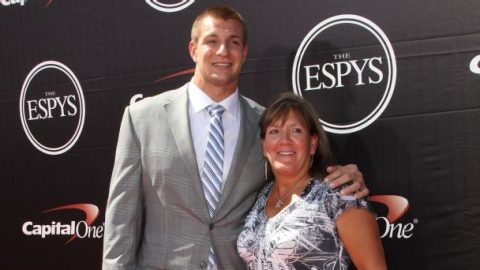 The unsung hero in Rob Gronkowski’s return to NFL? It’s his mom