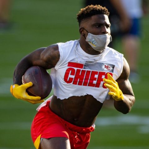 Chiefs WR Hill activated in time to meet Steelers