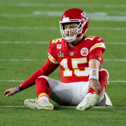 Source: Mahomes to have surgery to fix turf toe