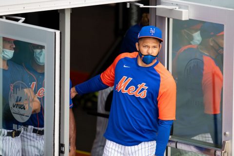Walker switches number choice due to Mr. Met