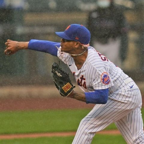 Mets’ Stroman upset game started amid rainfall