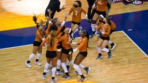Previewing the power showdown between Texas, Kentucky in NCAA women’s volleyball final