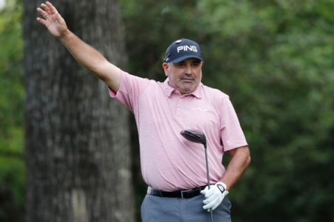 Golfer Cabrera gets 2 years for domestic violence