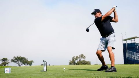 Home-course advantage? Not for Phil Mickelson at Torrey Pines