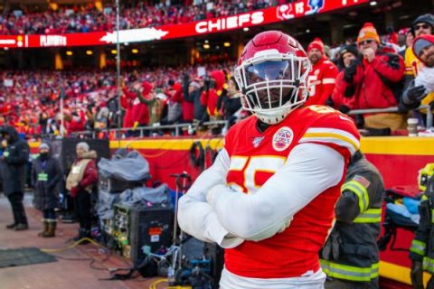 Report: Chiefs’ Clark faces felony weapon charge