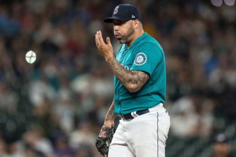 Mariners pitcher Santiago suspended 80 games