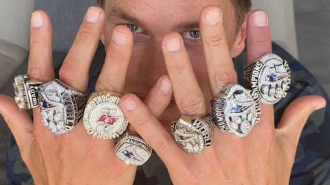 Tom Brady takes to social media to show off all his Super Bowl rings…again