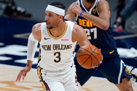 Pelicans closing in on 3-year deal to keep Hart