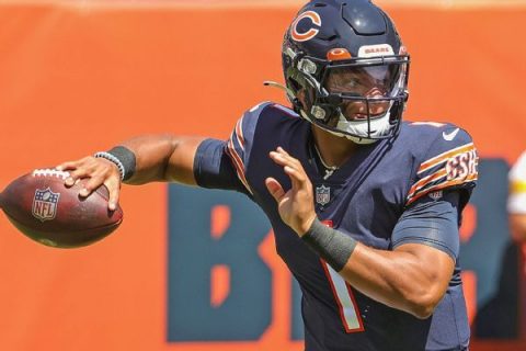 Bears rookie Fields set for first start; Dalton out