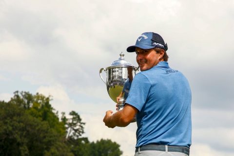 Kisner victorious in record-tying six-man playoff