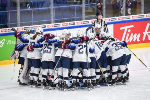 U.S. women’s hockey under new 1-year deal
