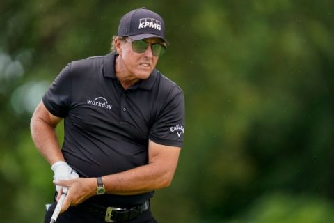Mickelson: Will deal with Saudis to pressure tour
