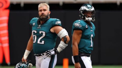 Blonds have more fun? After losing bet, Eagles lineman Jason Kelce goes full Guy Fieri