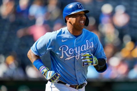 Royals’ Perez ties Bench’s HR mark for catchers