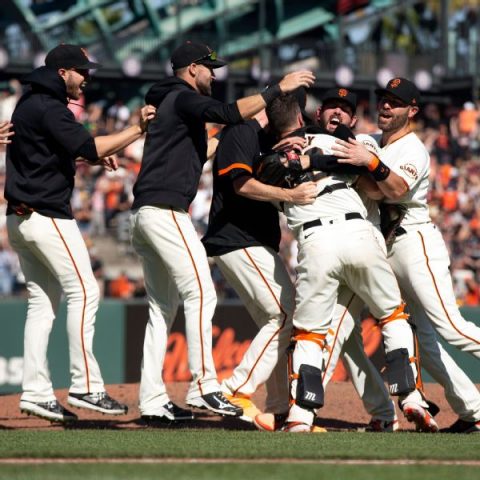 Giants cap season to remember, clinch NL West