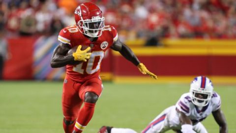 With Tyreek Hill trade, Dolphins become instant playoff contenders