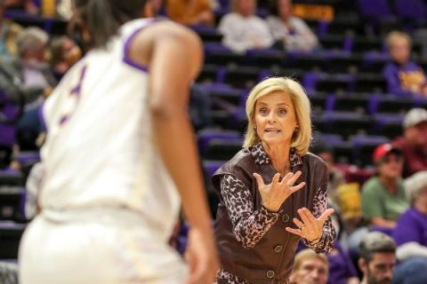 Mulkey has LSU in top 10 for 1st time in 13 years