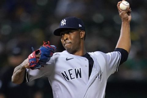 Yanks, Mets swap relievers in rare all-N.Y. trade