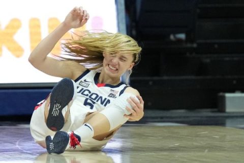 UConn’s Bueckers out 6-8 weeks with fracture