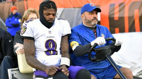 Ravens’ Jackson sprains ankle in loss to Browns