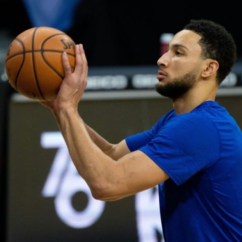 Sources: Simmons status unchanged as sides talk