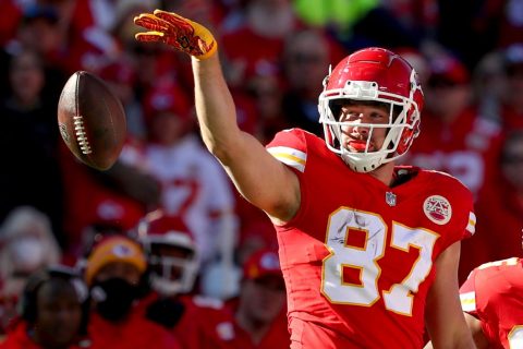 Chiefs place Pro Bowl TE Kelce on COVID list