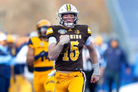 Help wanted: Wyoming posts ad in search of QB